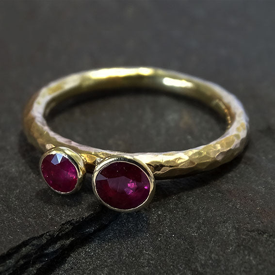 Duo Ring, 9ct gold, 5mm and 4mm Rubies