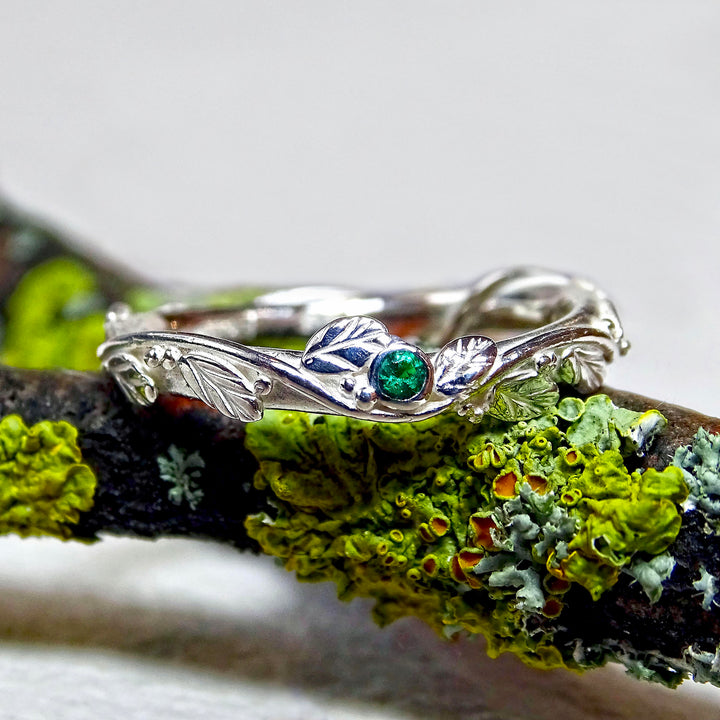 Entwining Leaves Ring, 1.75mm Emerald, Silver