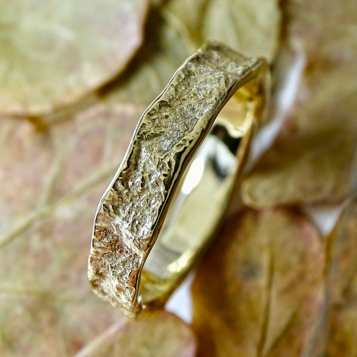 Bark ring, 4mm - 5mm wide, 9ct yellow gold