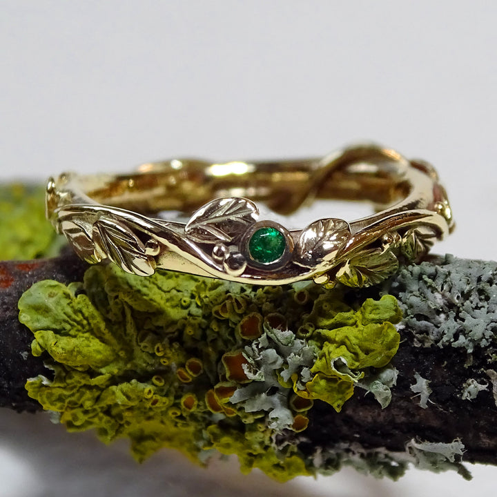 Entwining Leaves ring, 1.75mm Emerald, 9ct gold