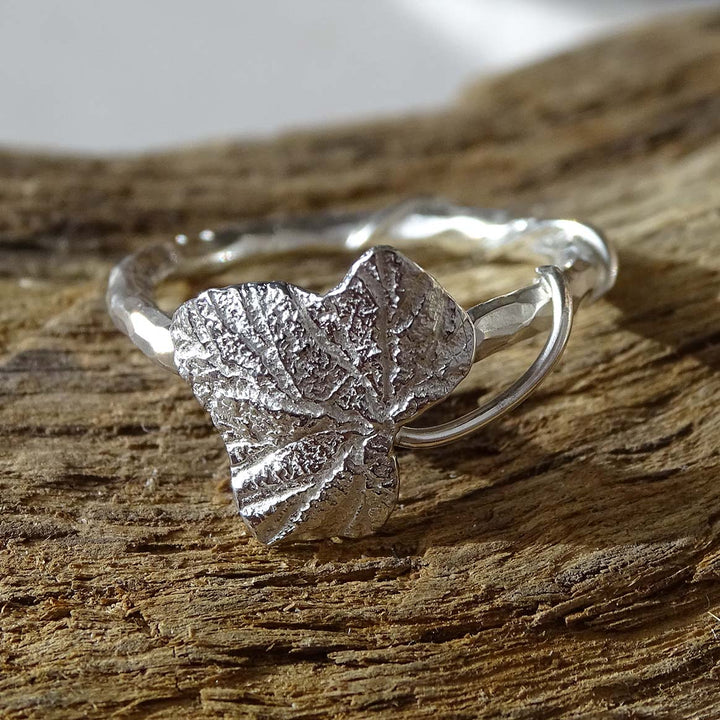 Ivy leaf ring
