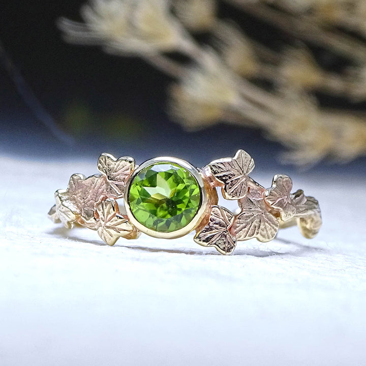 Entwining Ivy Leaves ring, 9ct yellow gold, 5mm Peridot