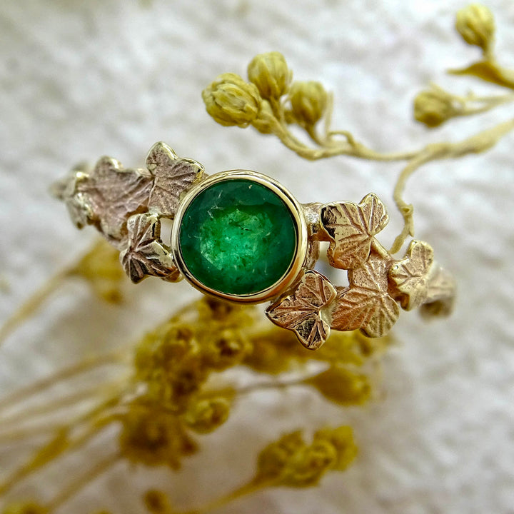 Entwining Ivy Leaves ring, Emerald, 5mm, 9ct gold