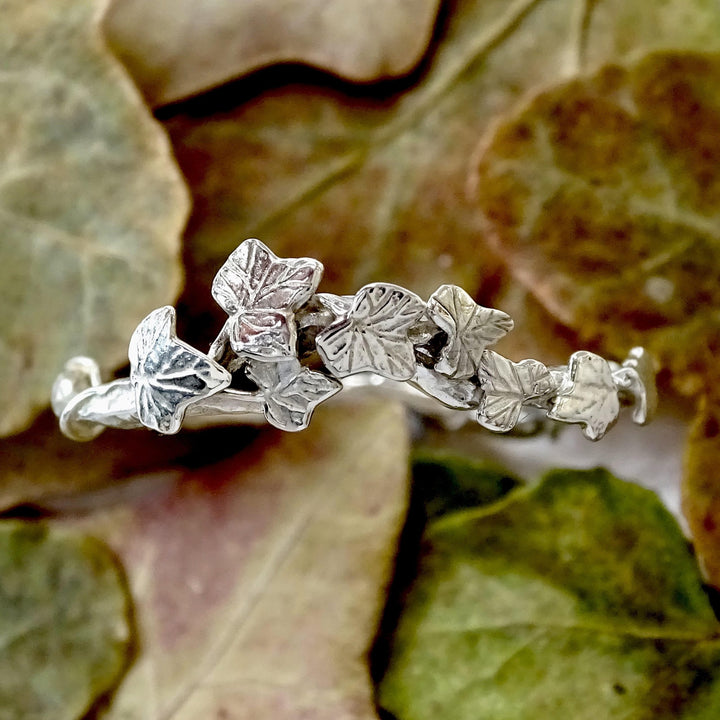 Entwining Ivy Leaves ring, 9ct white gold