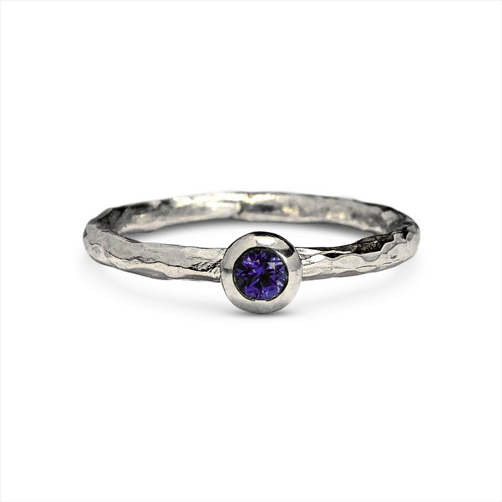 Small Pebble ring, 2.5mm Tanzanite