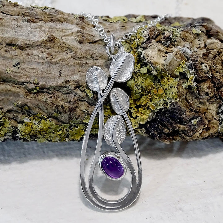 Wild Wood Entwining Leaves pendant with Amethyst