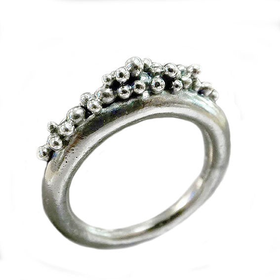 Moon Shadow Pea Pod Ring