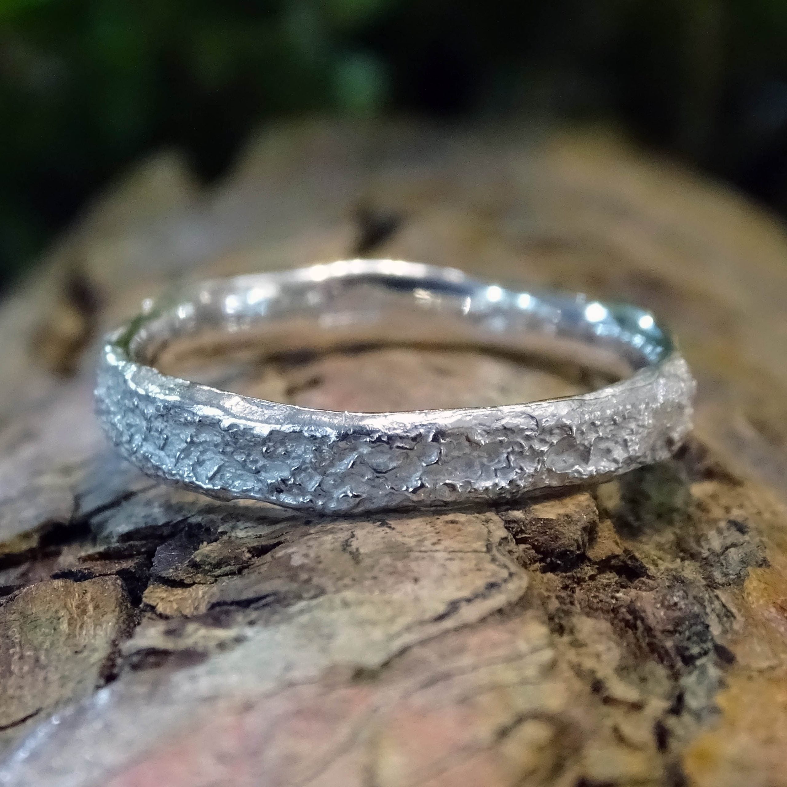 Bark ring, 3mm - 4mm wide, silver