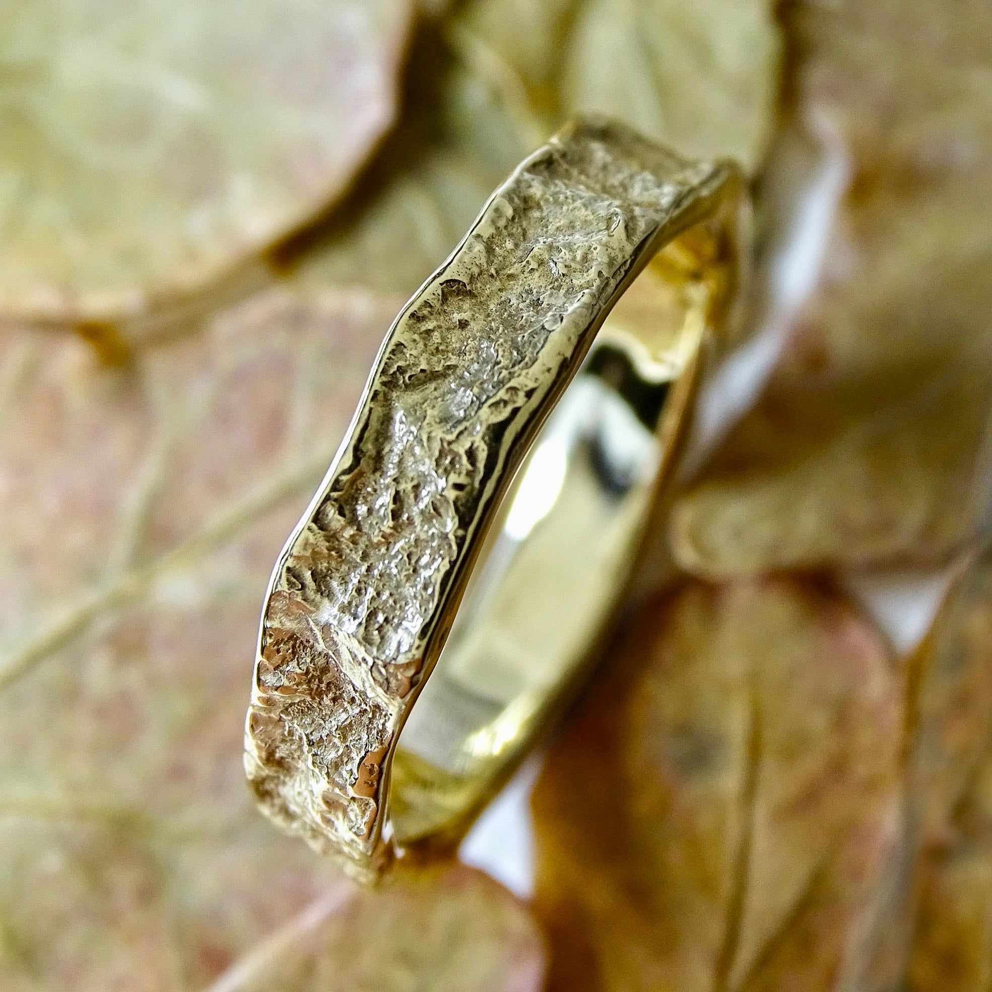 Bark ring, 4mm - 5mm wide, 9ct yellow gold