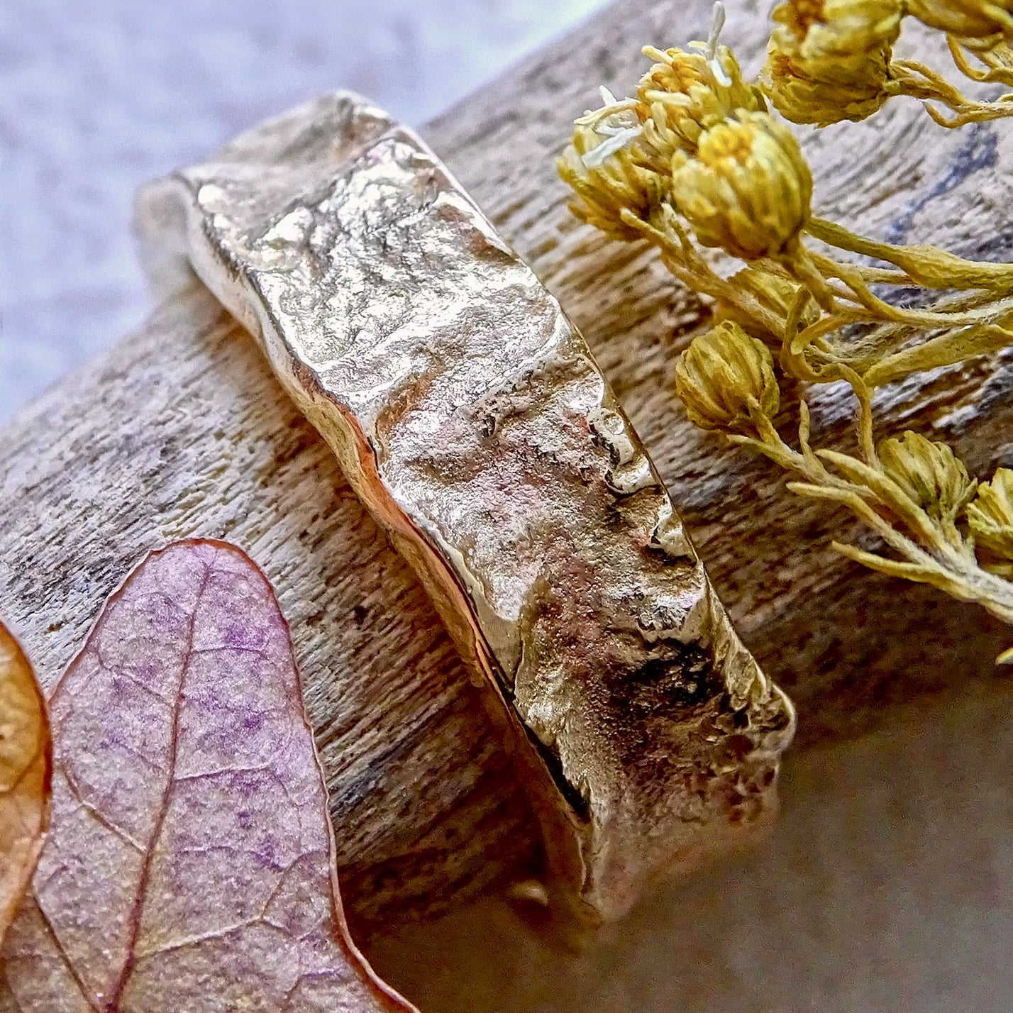 Bark ring, 5mm - 6mm wide, 9ct yellow gold