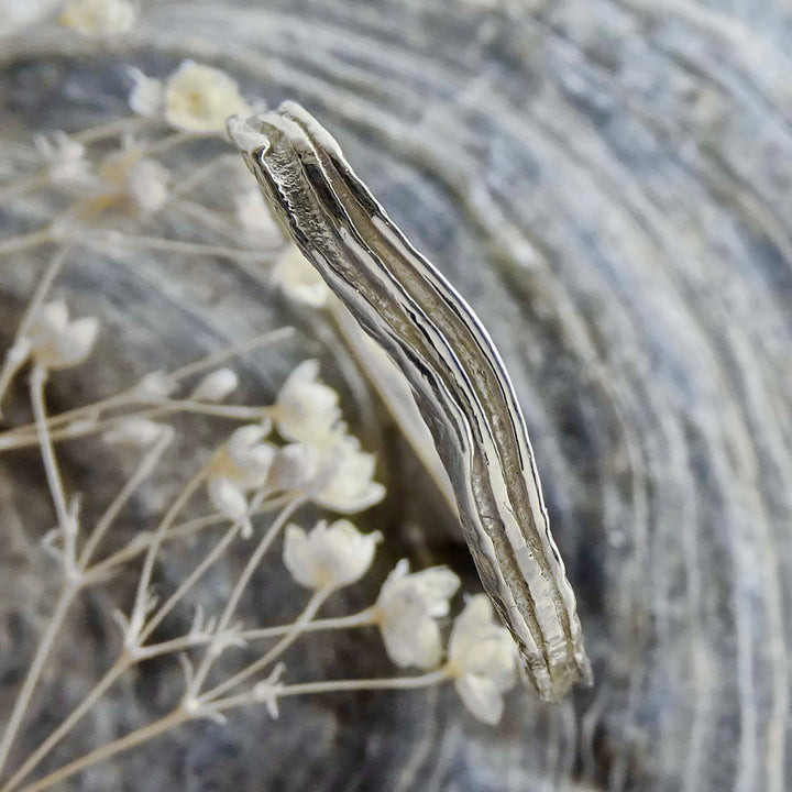 Narrow curved Reed ring, 9ct white gold