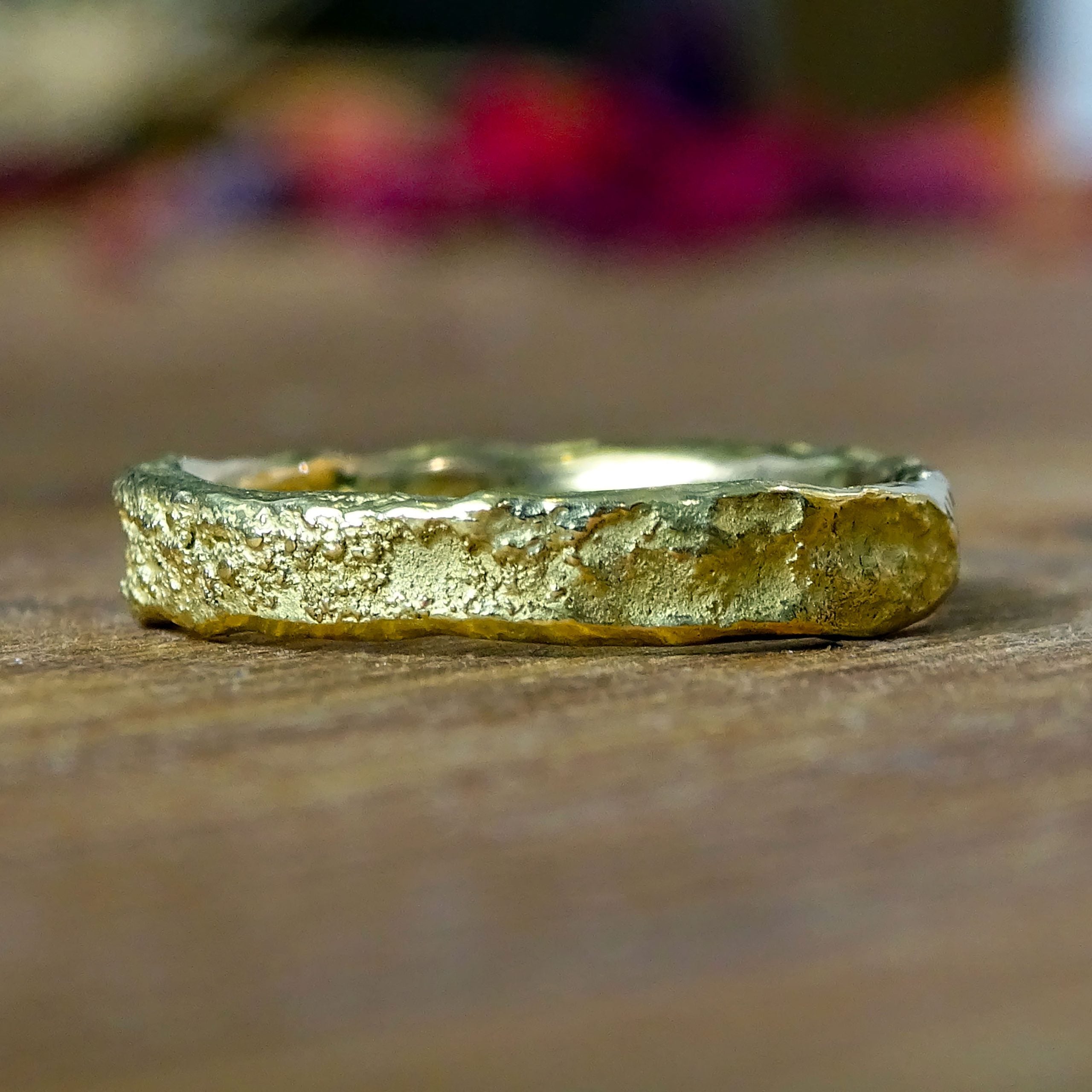 Bark ring, 3mm - 4mm wide, 9ct gold