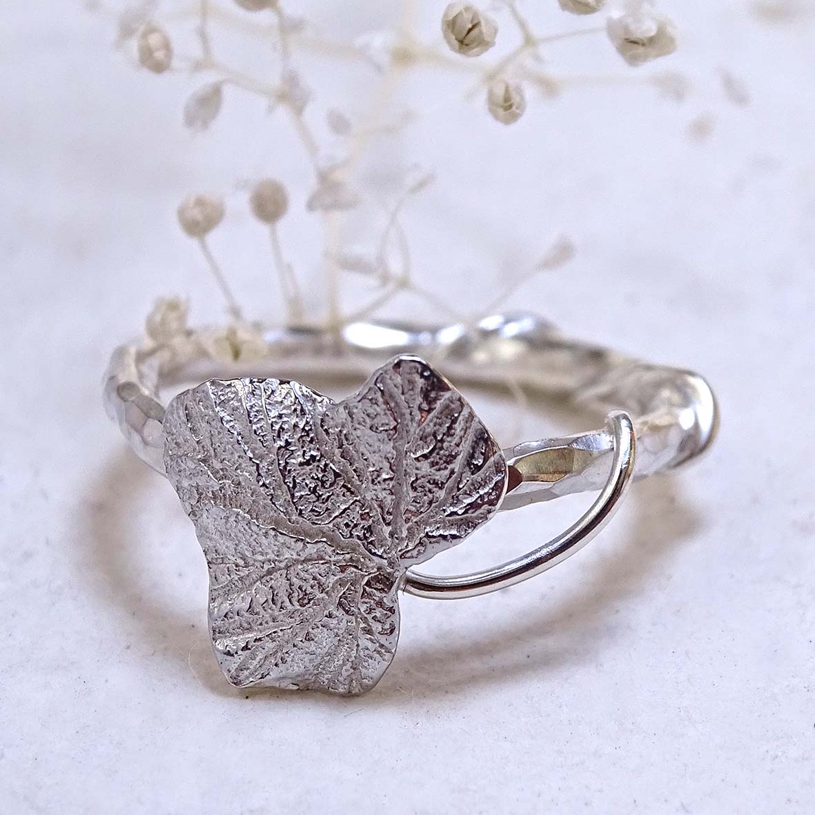 Ivy leaf ring