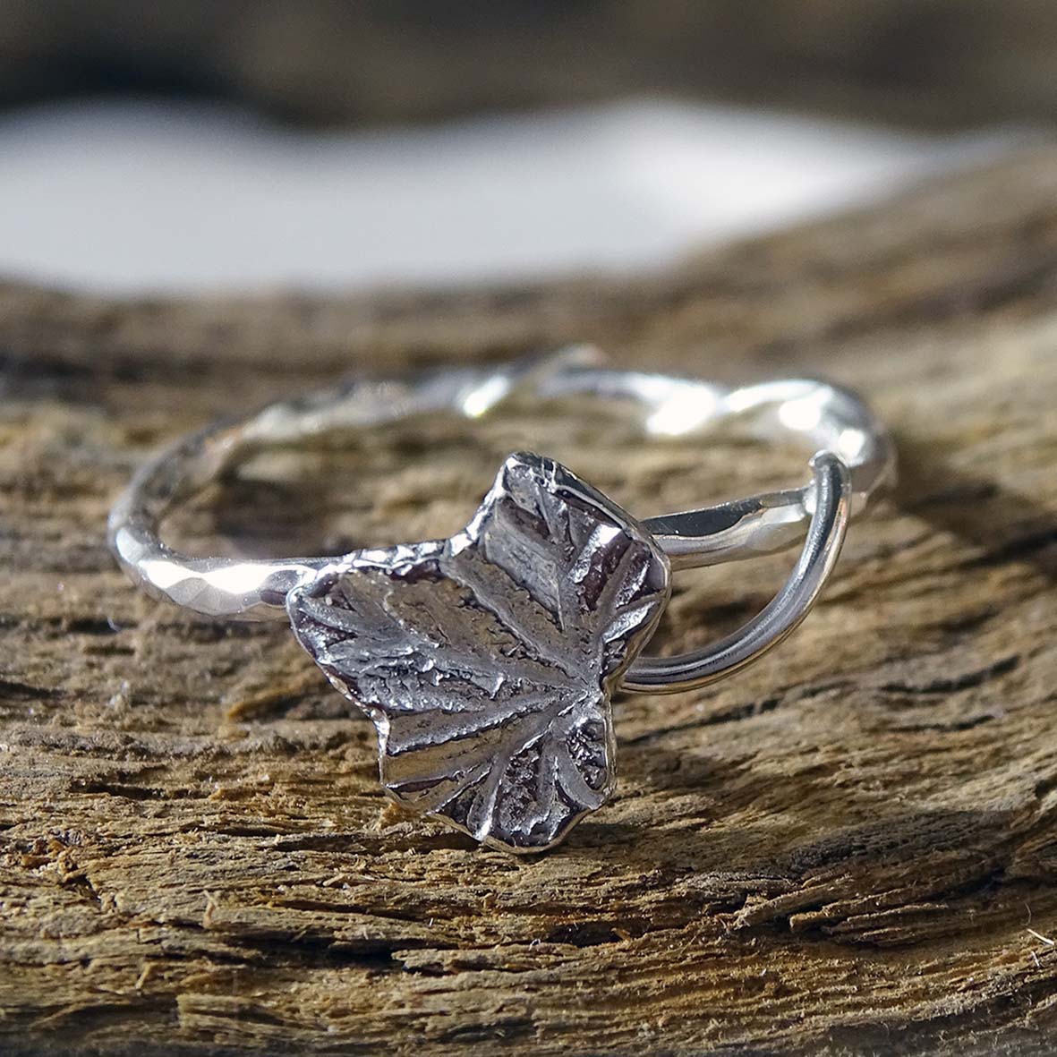 Little Ivy leaf ring