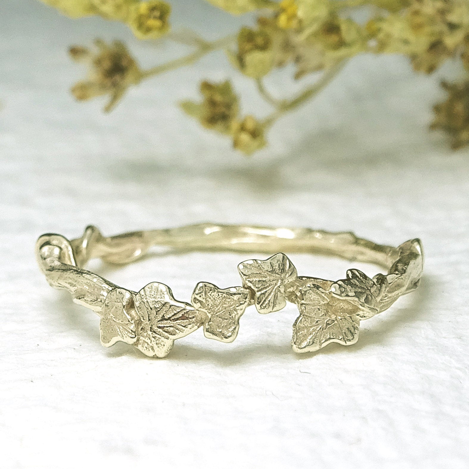 Entwining Ivy Leaves delicate ring