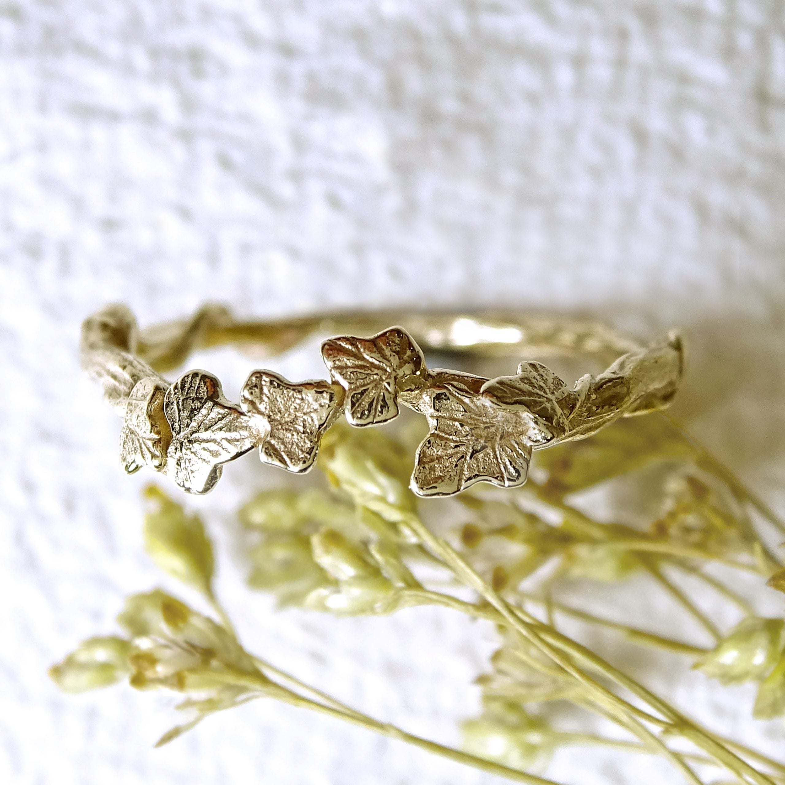 Entwining Ivy Leaves delicate ring