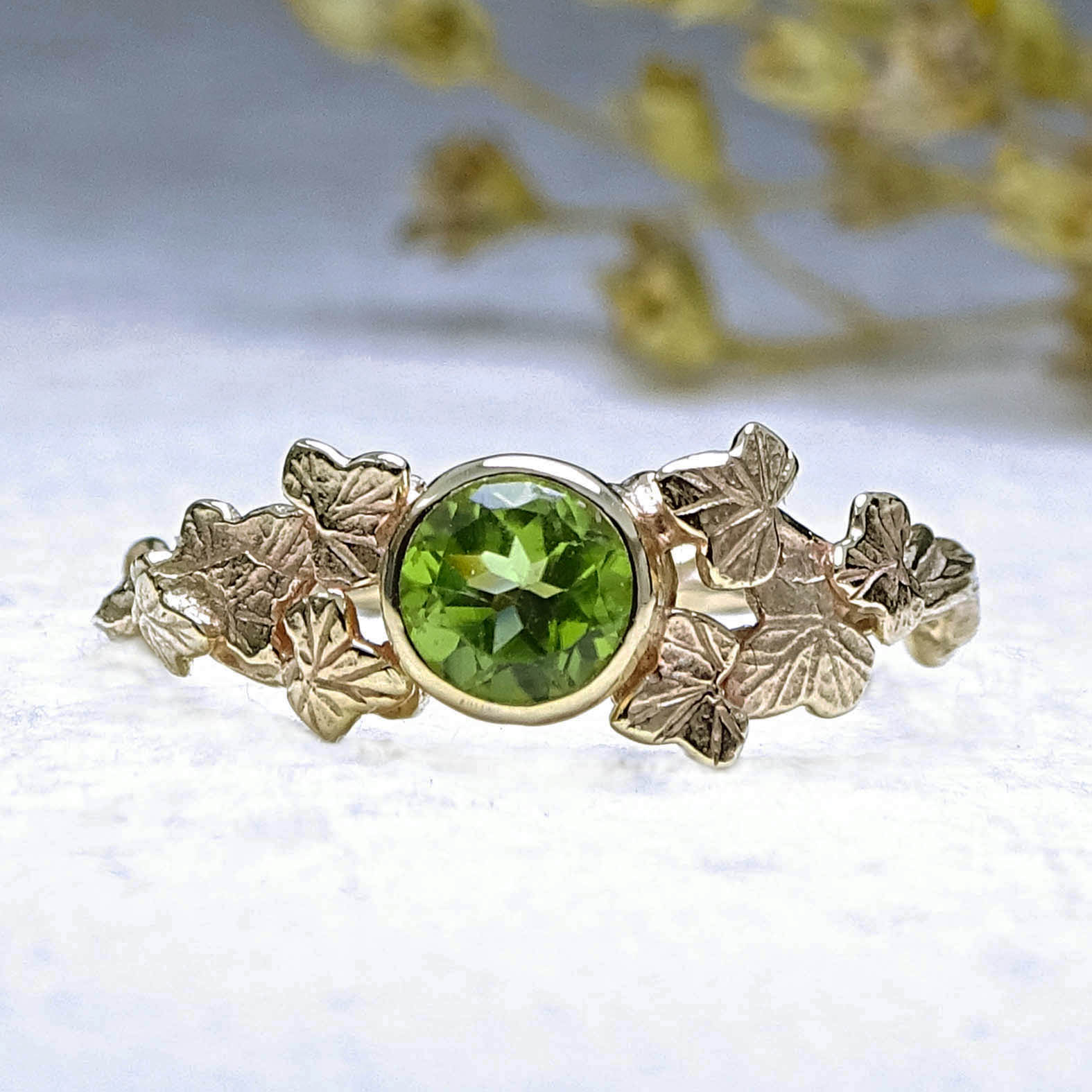Entwining Ivy Leaves ring, 9ct yellow gold, 5mm Peridot