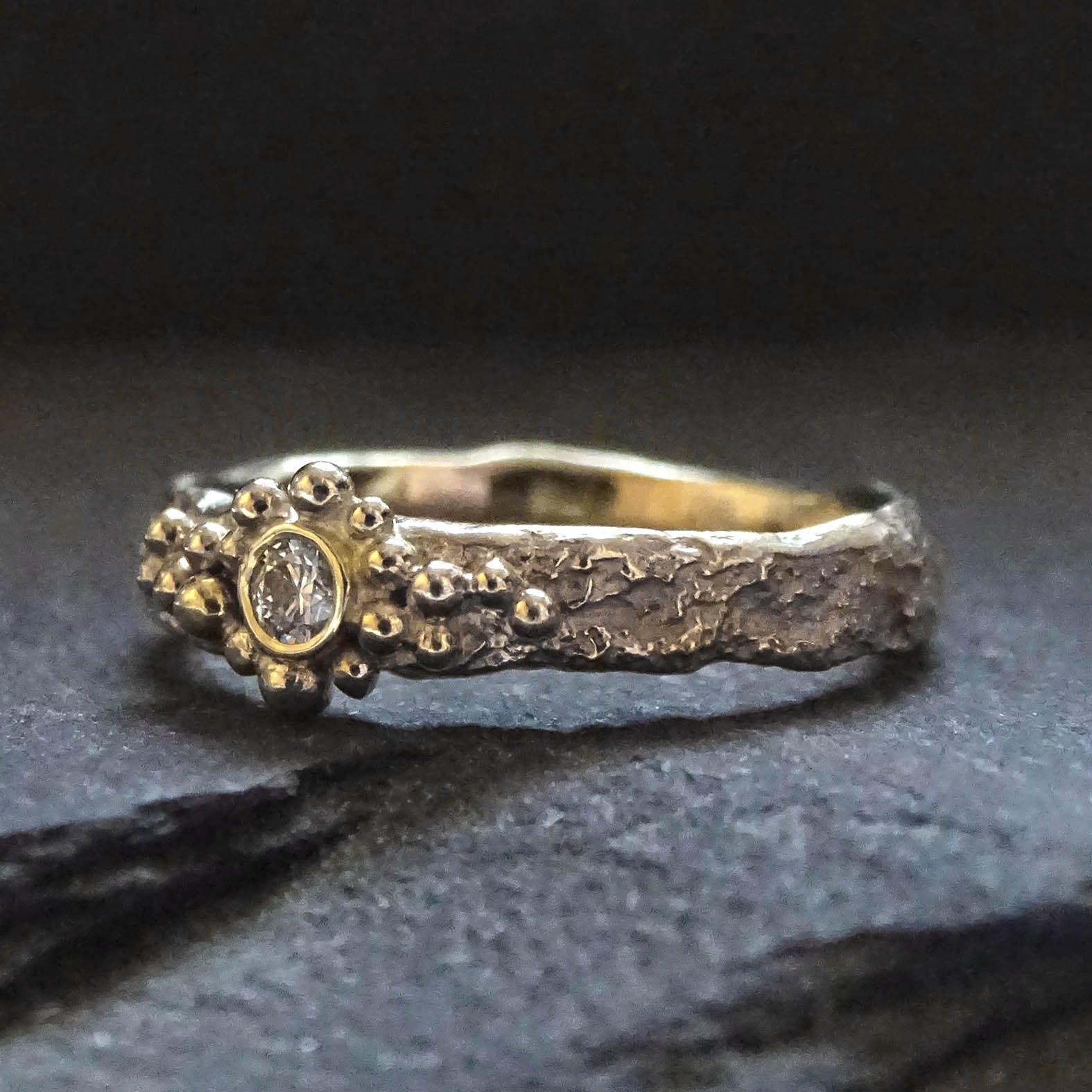 Bark Seed Cluster ring, Diamond, 2.5mm, 9ct gold