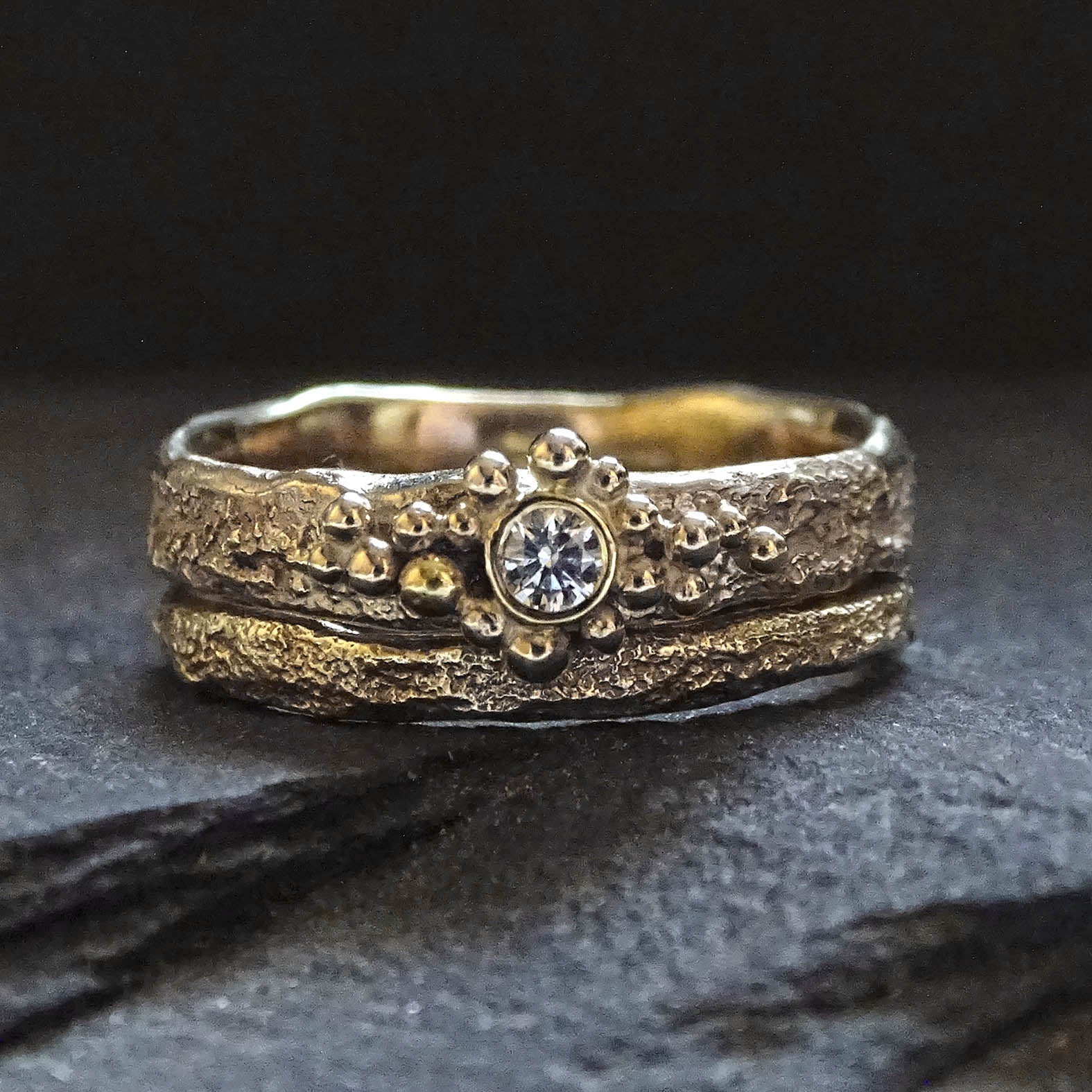 Bark Seed Cluster ring, Diamond, 2.5mm, 9ct gold