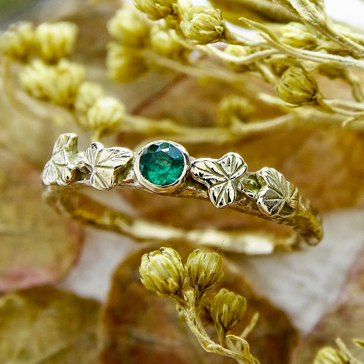 Entwining Ivy Leaves ring, 2.5mm Emerald, 9ct gold