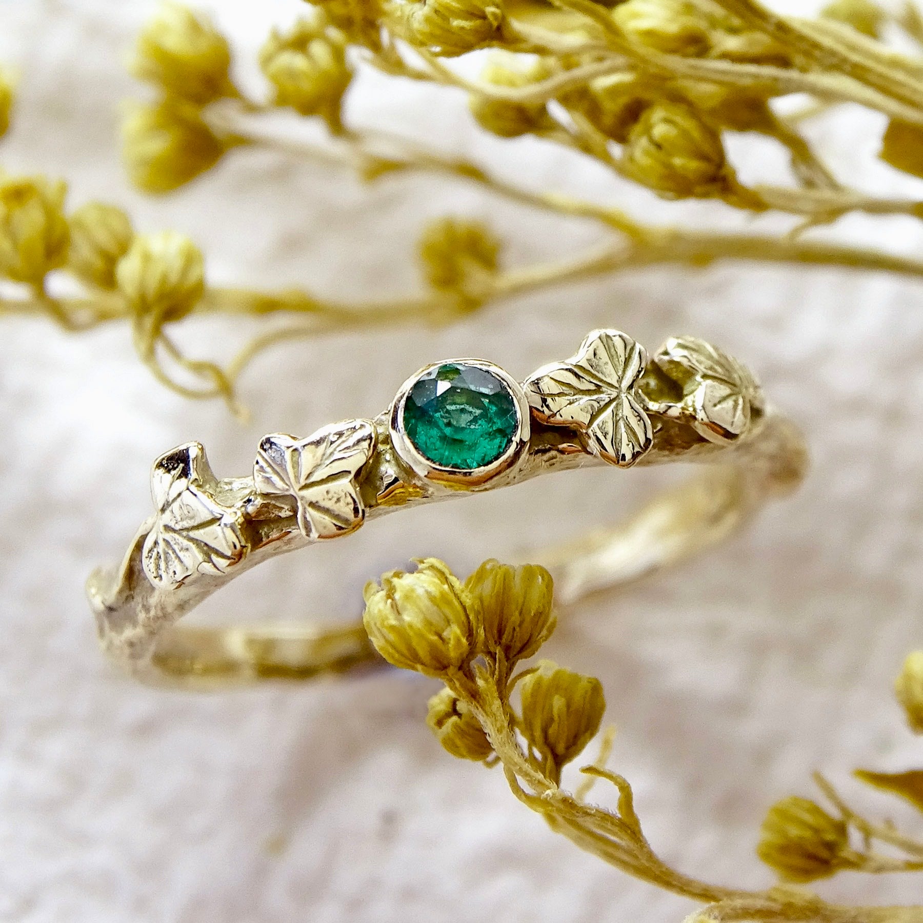 Entwining Ivy Leaves ring, 2.5mm Emerald, 9ct gold