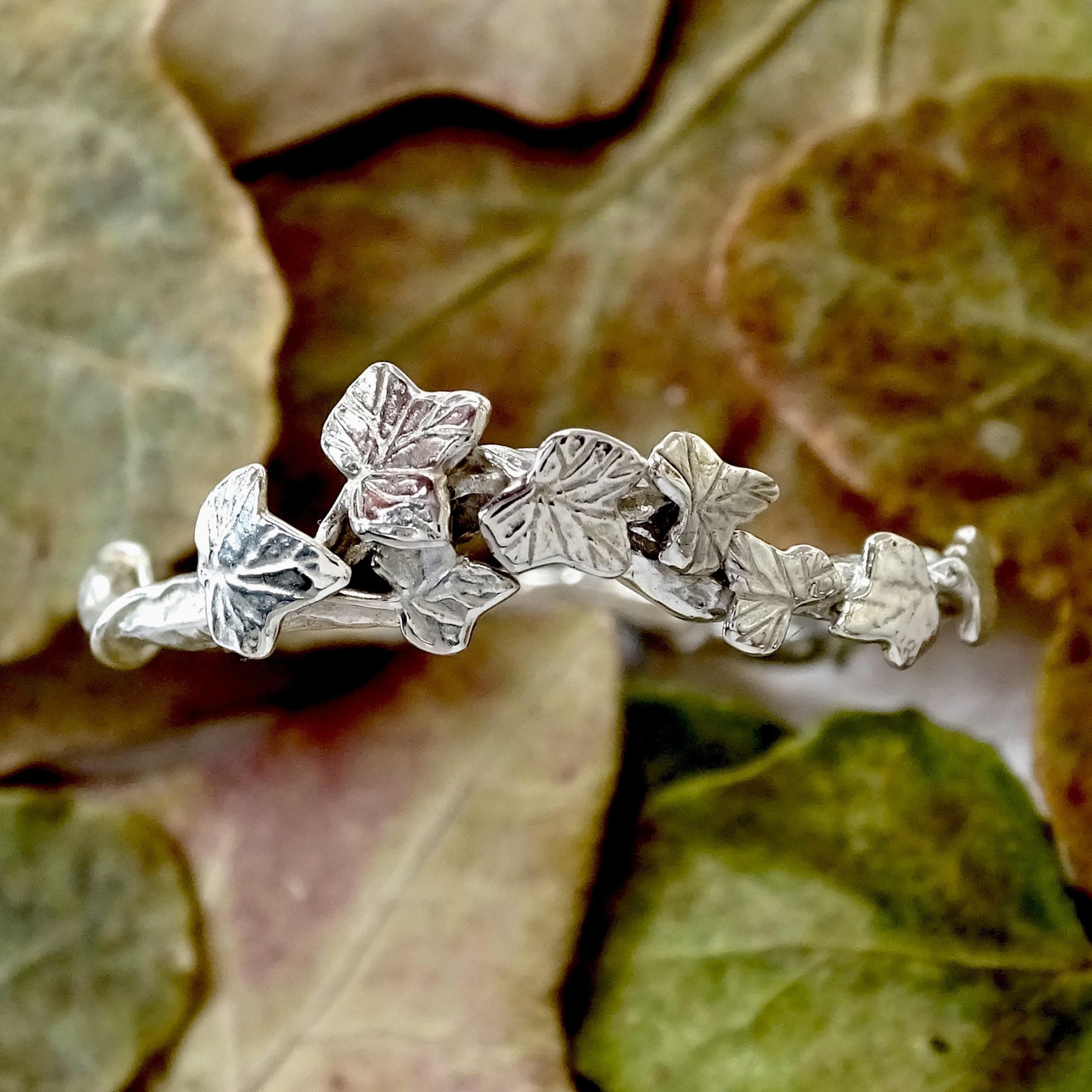 Entwining Ivy Leaves ring, 9ct white gold