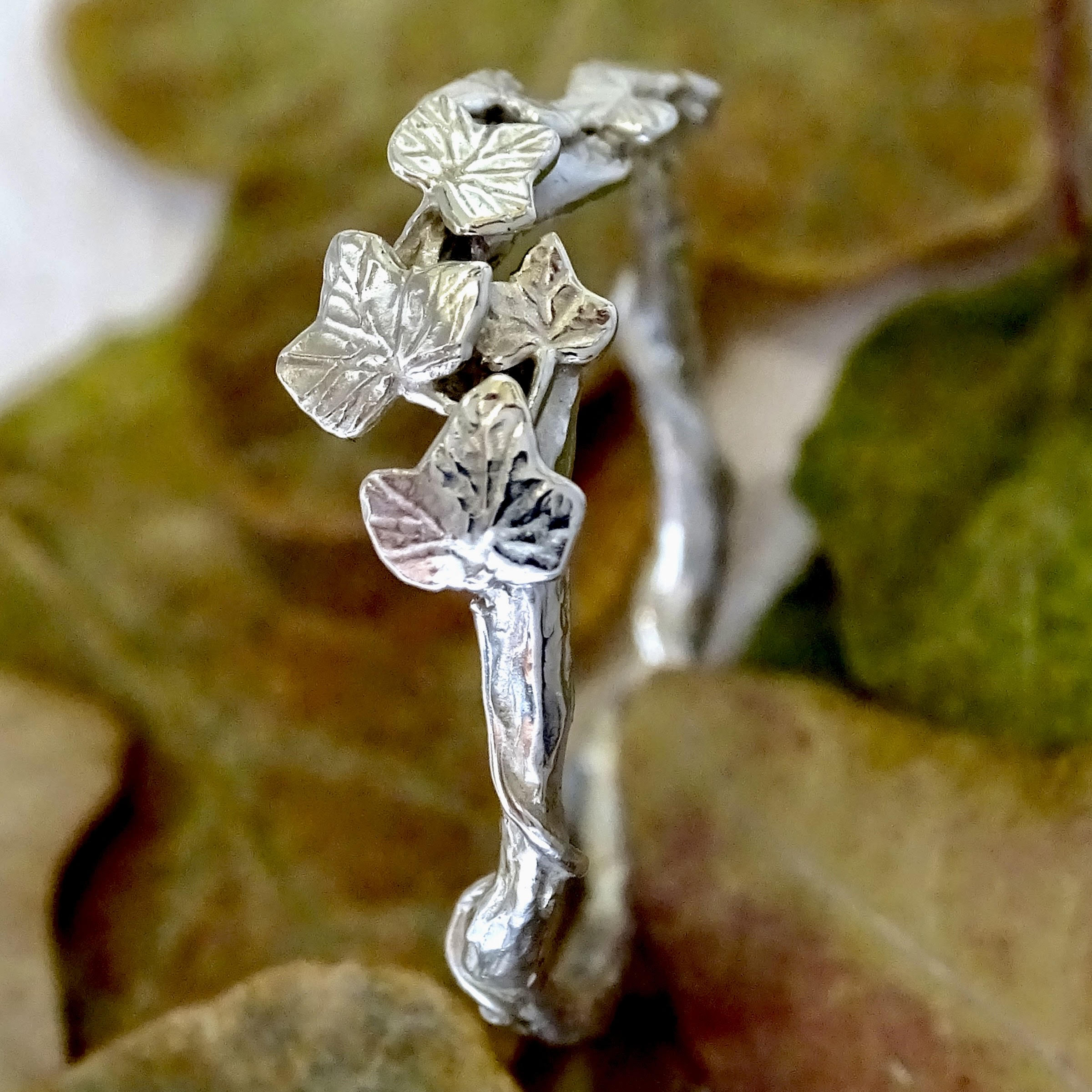 Entwining Ivy Leaves ring, 9ct white gold