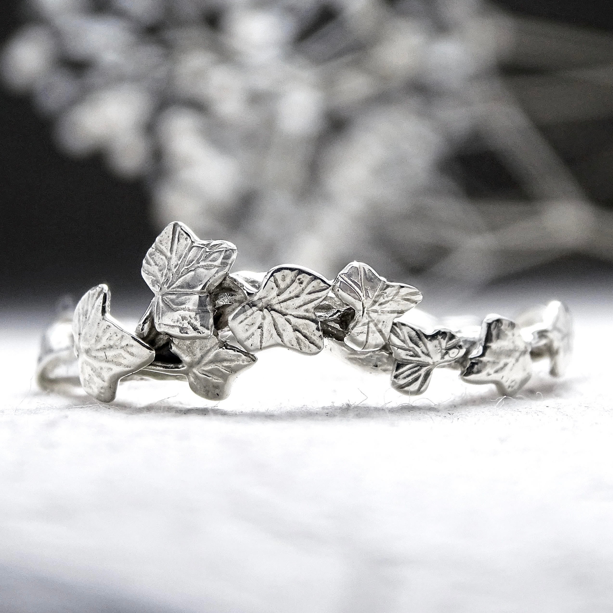 Entwining Ivy Leaves ring, 9ct white gold