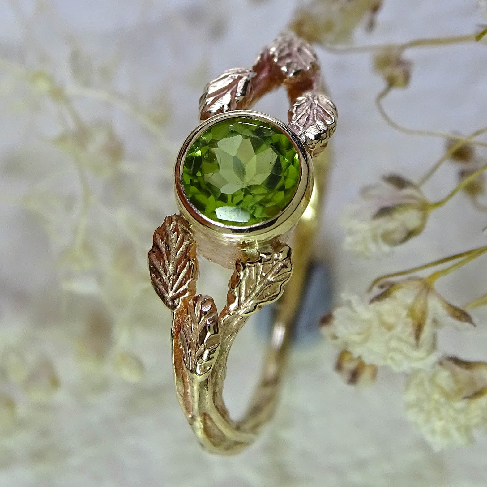 Entwining Leaves ring, Peridot 5mm, 9ct gold