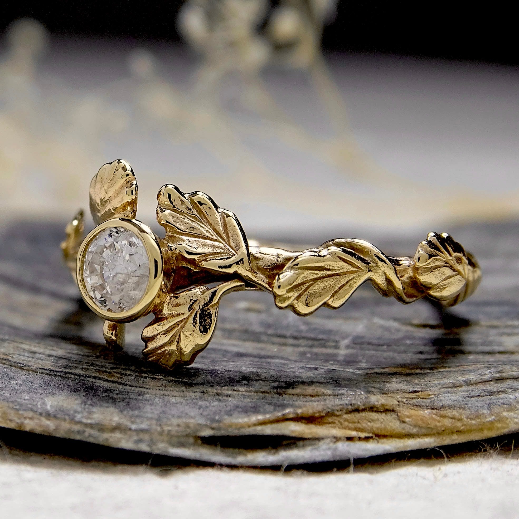 Entwining Leaves ring, 9ct yellow gold, 4mm Diamond