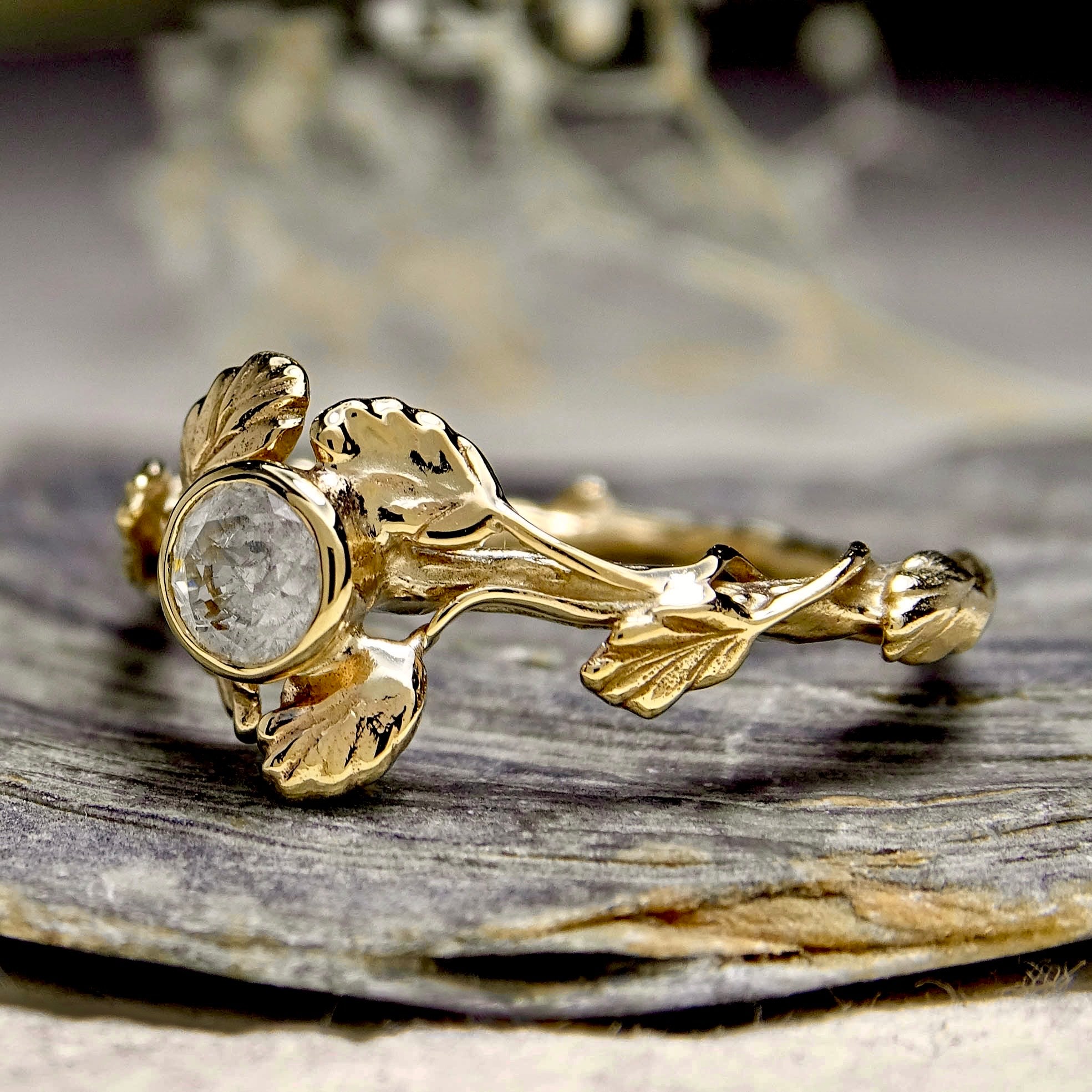 Entwining Leaves ring, 9ct yellow gold, 4mm Diamond