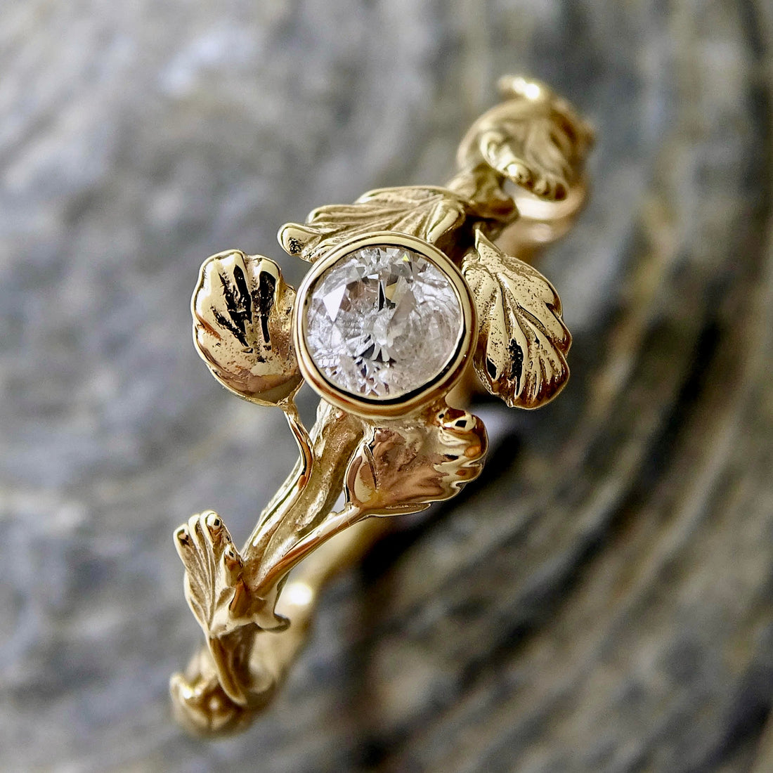 Entwining Leaves ring, 9ct yellow gold, 4mm Diamond