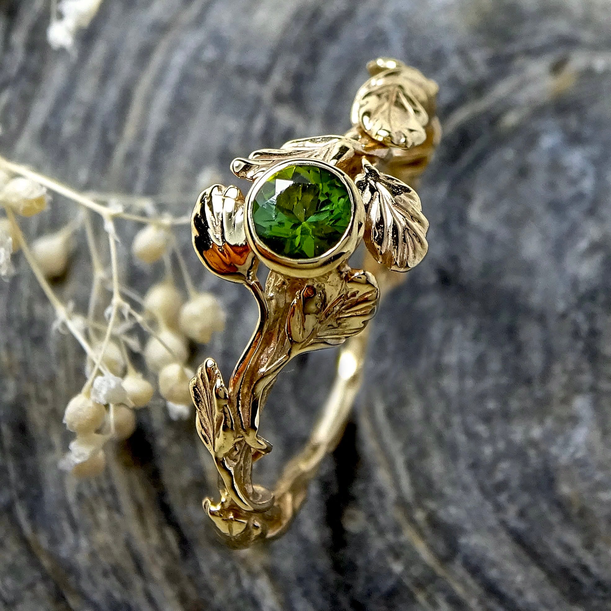 Entwining Leaves ring, 9ct yellow gold, 4mm Green Tourmaline