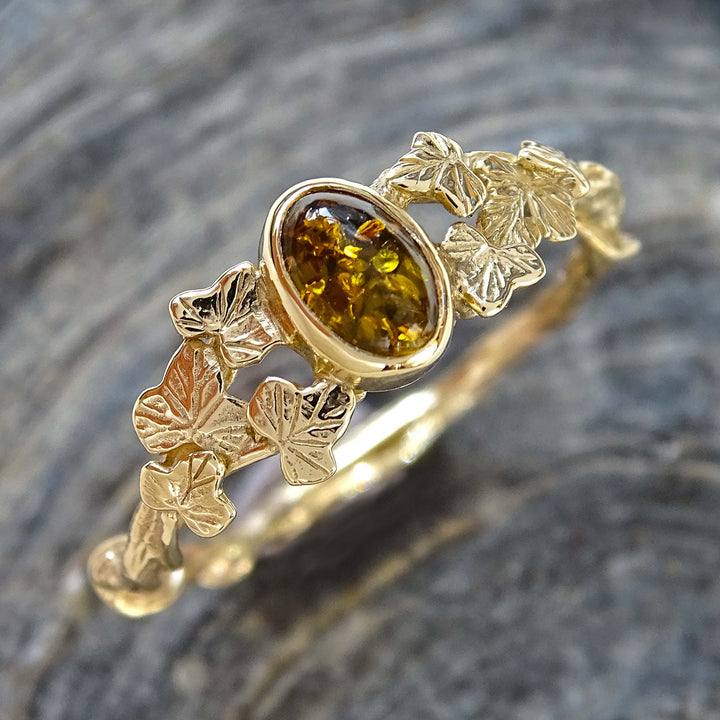 Entwining Ivy Leaves ring, 9ct yellow gold, 6mm x 4mm Amber