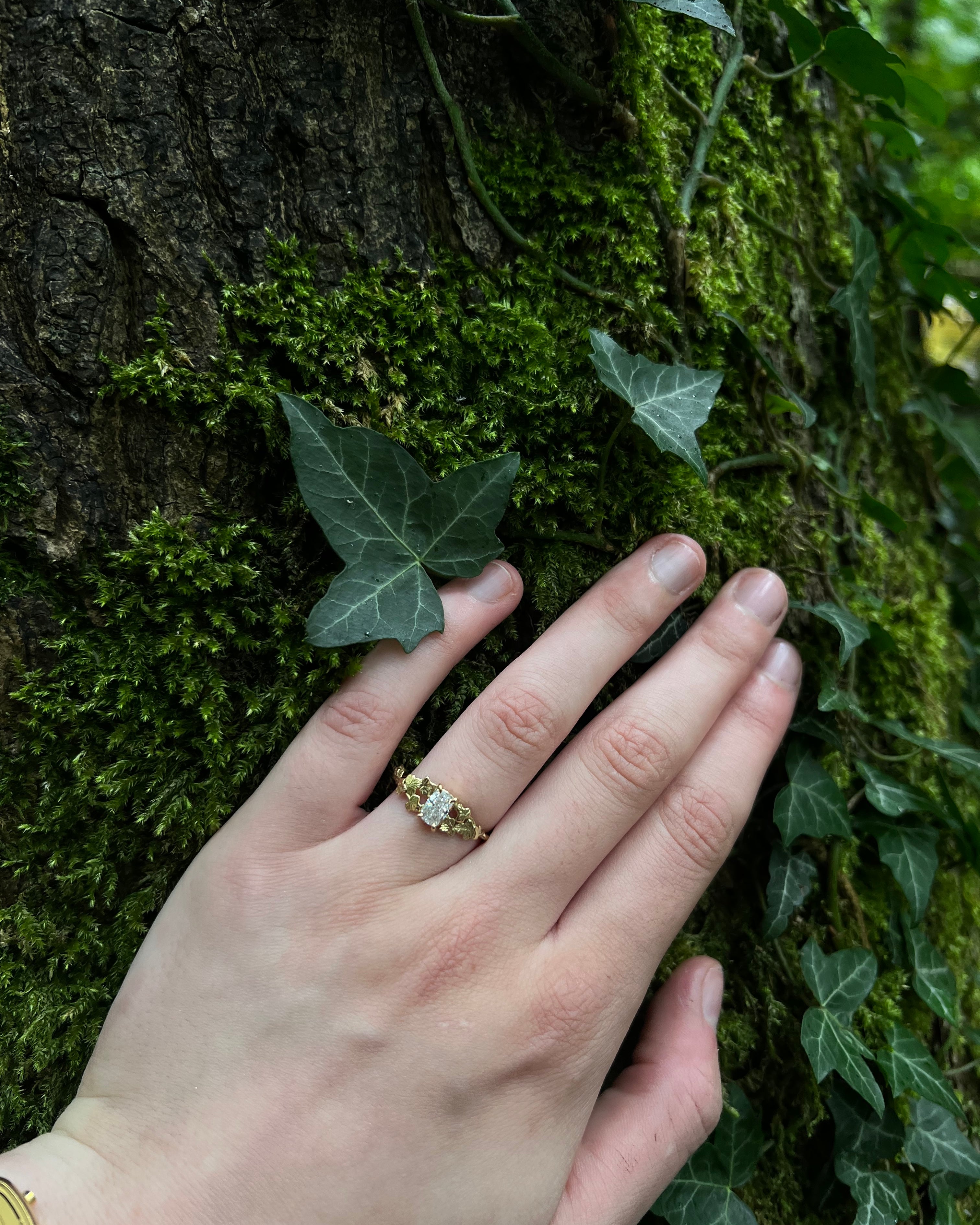 Entwining Ivy Leaves ring, 18ct gold, 6mm x 4mm lab grown cushion Diamond