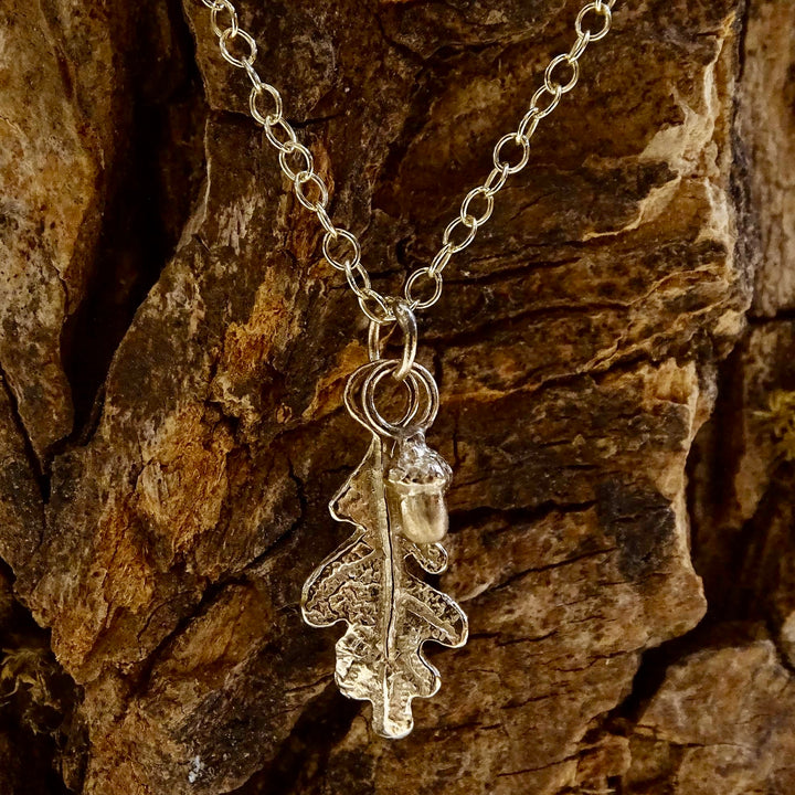 Oak Leaf and Acorn pendant, 9ct yellow gold