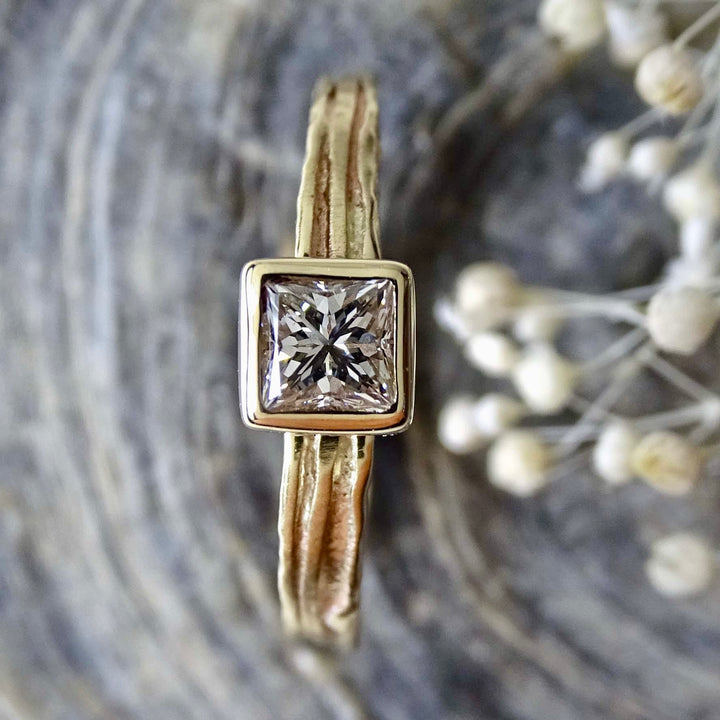 Narrow Reed ring, 9ct yellow gold, 3.50mm Princess Diamond