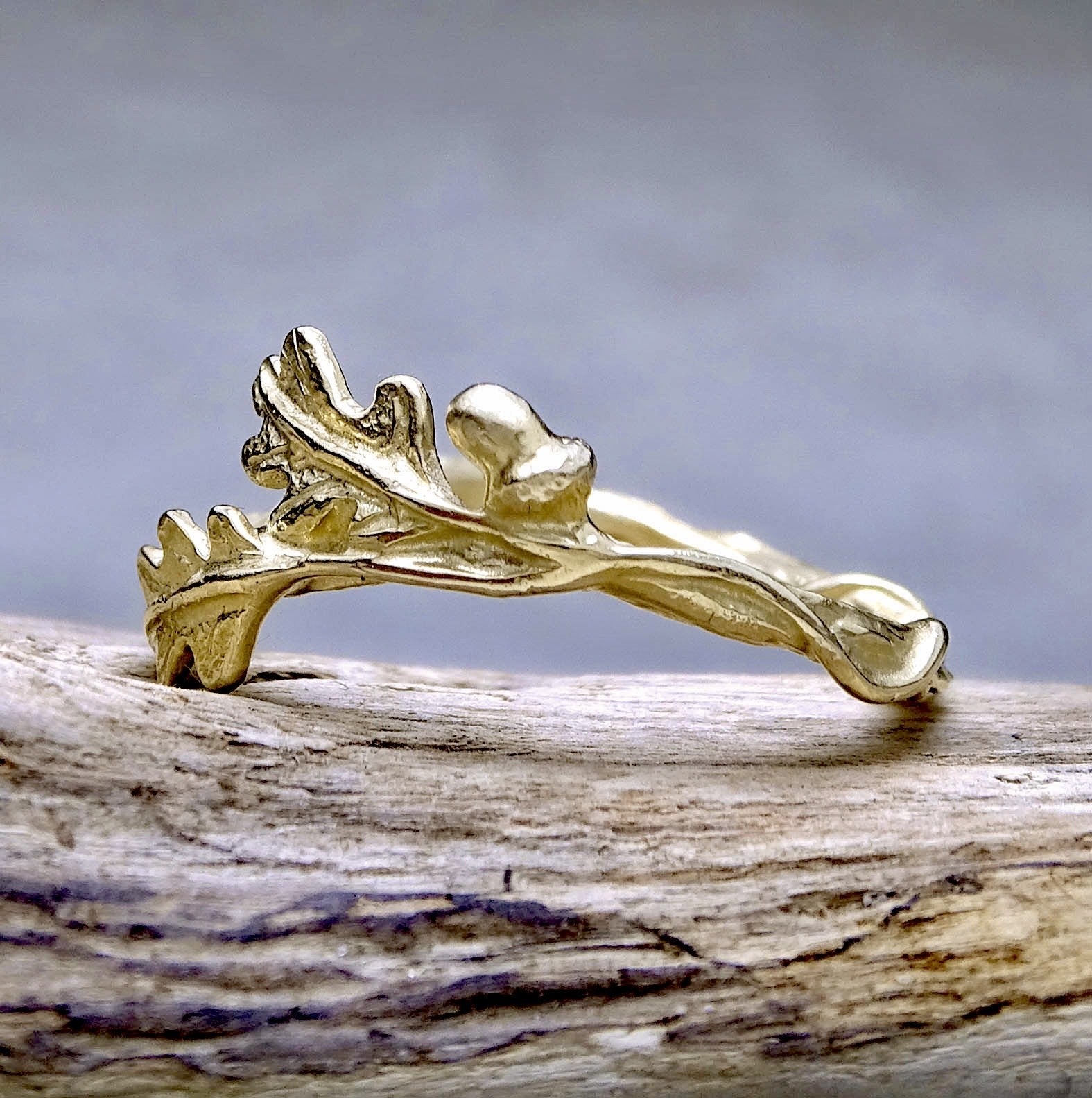 Oak Leaves and Acorn ring, 9ct yellow gold
