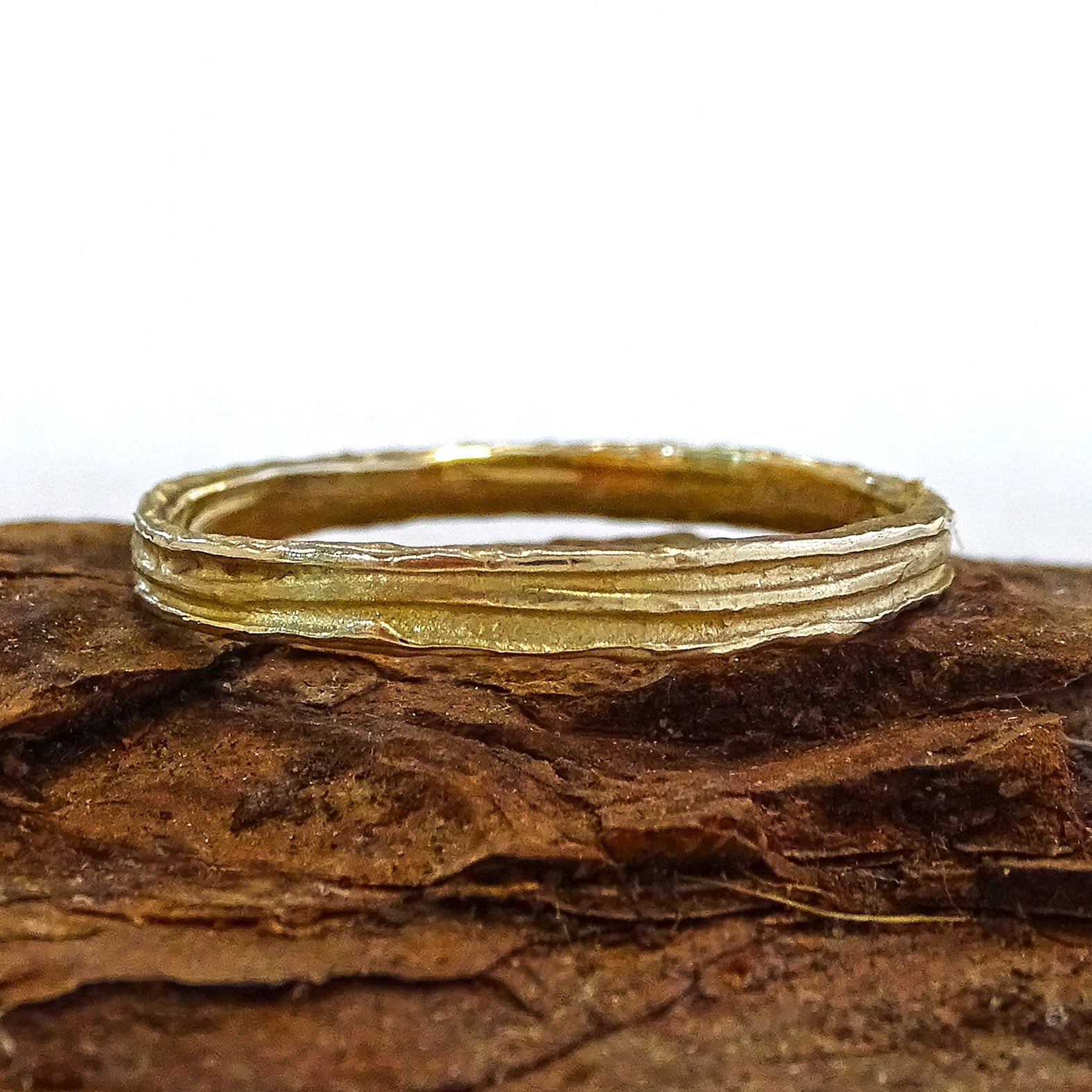 Narrow Reed ring, 9ct yellow gold