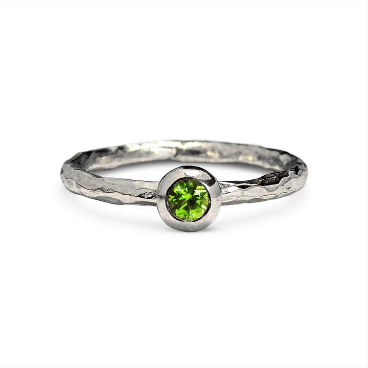 Medium Pebble ring, 3.5mm Peridot