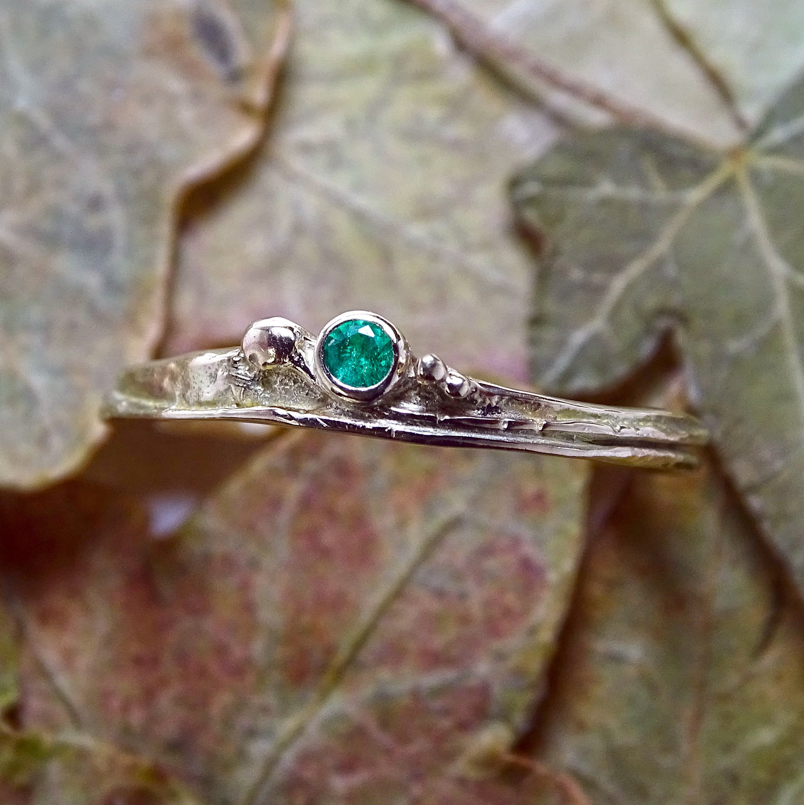 Teeny Weeny Tendril ring, 9ct yellow gold, 2.5mm fine Emerald