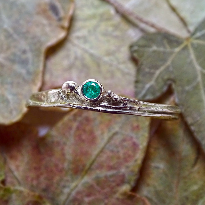 Teeny Weeny Tendril ring, 9ct yellow gold, 2.5mm fine Emerald