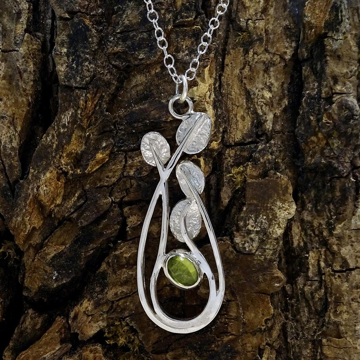 Wild Wood Entwining Leaves pendant, with Peridot