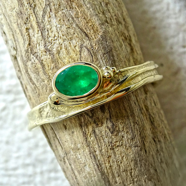 Wild Wood Narrow Tendril ring, 6mm x 4mm Emerald, 9ct gold
