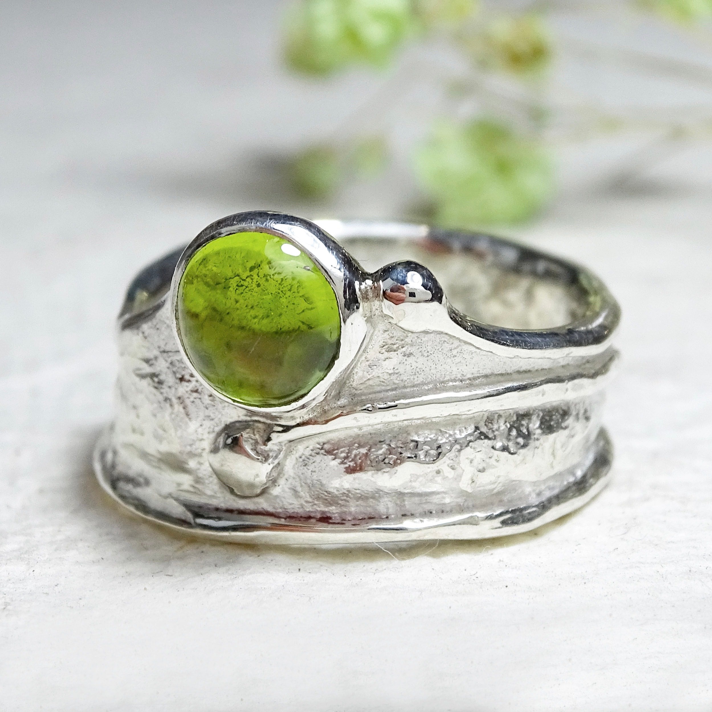 Wide Wild Wood Tendril Ring, 7mm Peridot