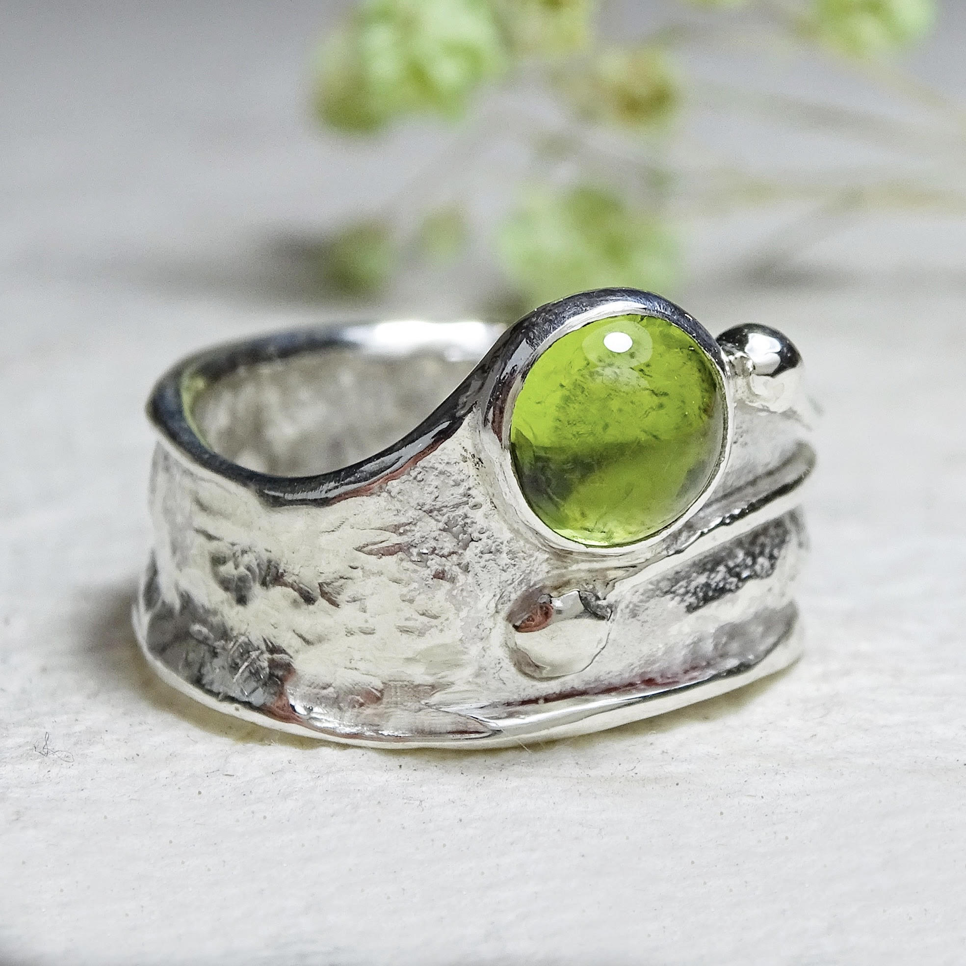 Wide Wild Wood Tendril Ring, 7mm Peridot