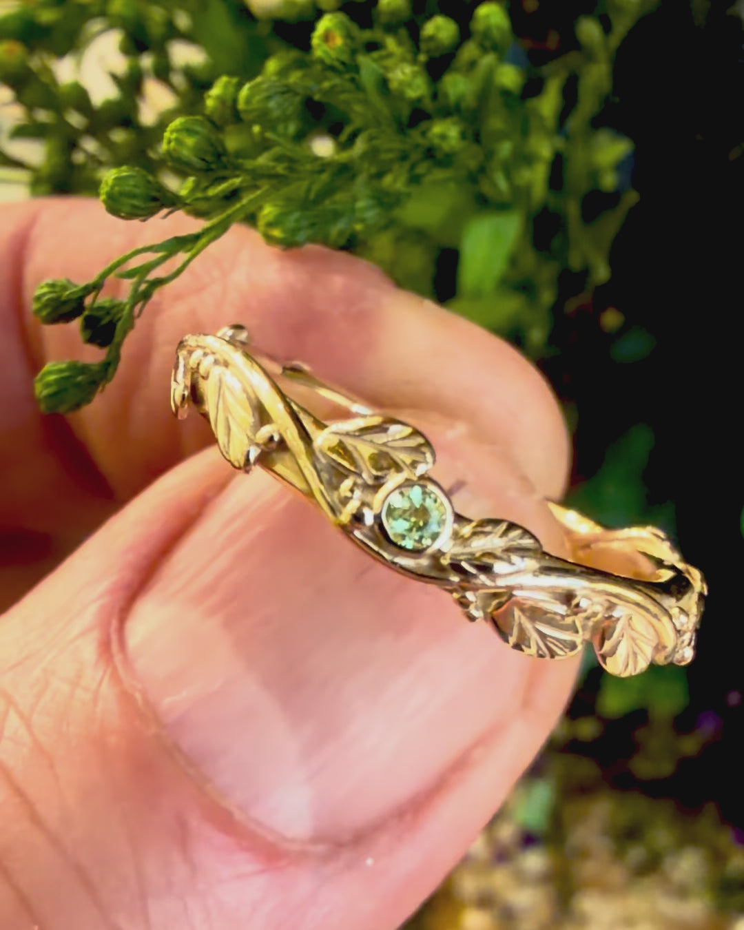 Entwining Leaves ring, 1.90mm Peridot, 9ct yellow gold