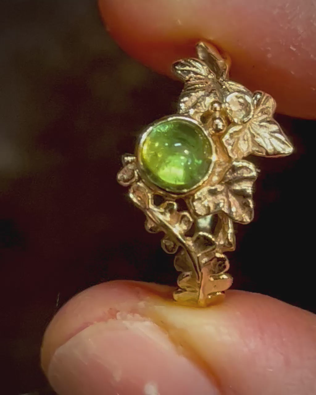 Entwining Fern and Ivy Leaves ring, Green Tourmaline cabochon, 5mm, 9ct gold