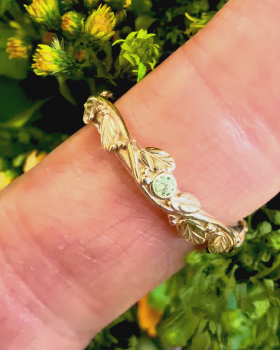 Entwining Leaves ring, 1.90mm Peridot, 9ct yellow gold