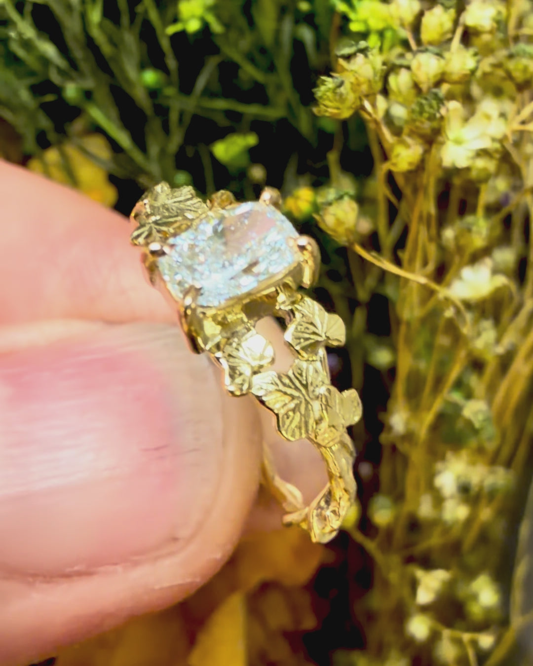 Entwining Ivy Leaves ring, 18ct gold, 6mm x 4mm lab grown cushion Diamond